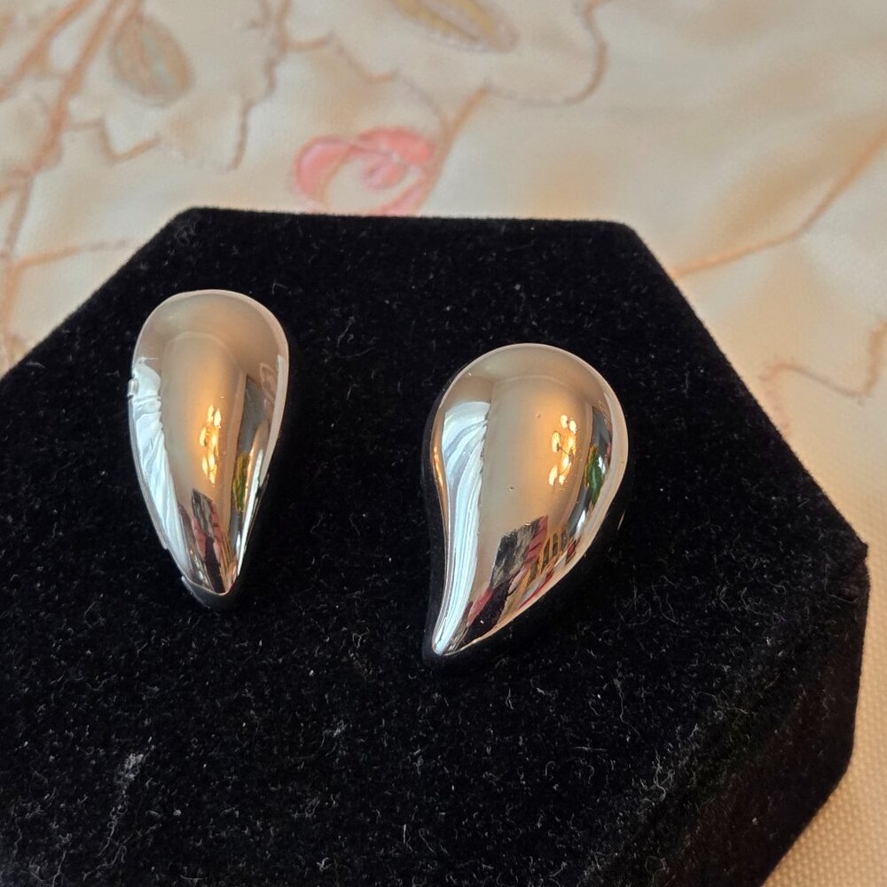 Vintage Silver Teardrop Clip-on Earrings